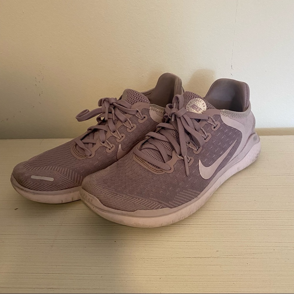 Nike sneakers 7.5